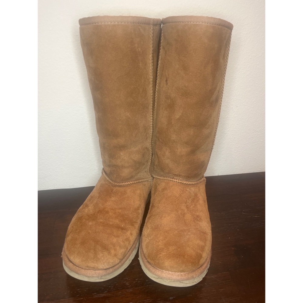 UGG Classic Tall Boots in Chesnut Size 8‎